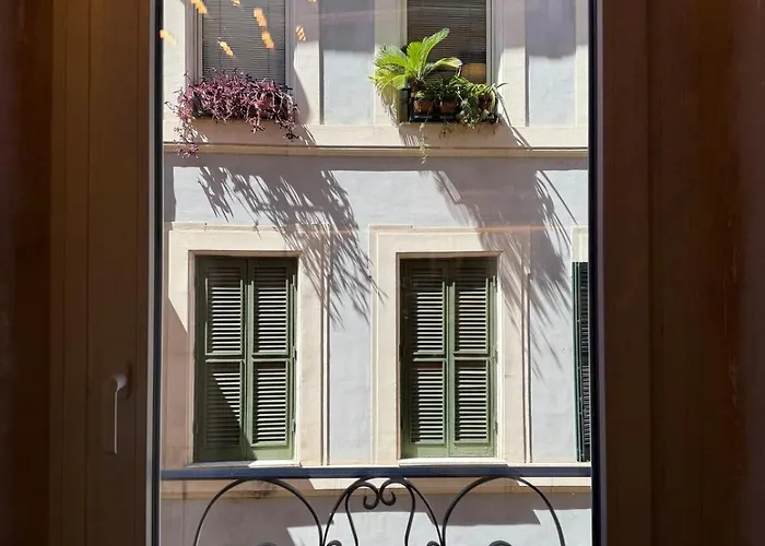 Blooms Your Retreat In Campo De Fiori