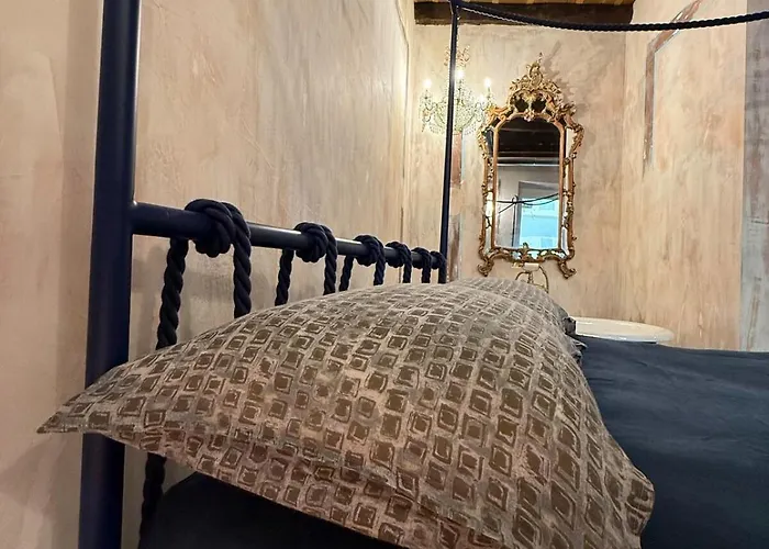 Blooms Your Retreat In Campo De Fiori Apartment