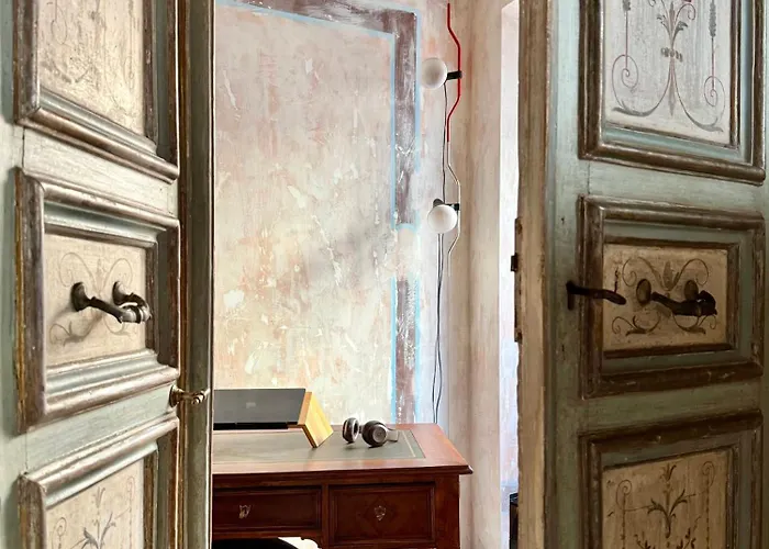 Blooms Your Retreat In Campo De Fiori Rom